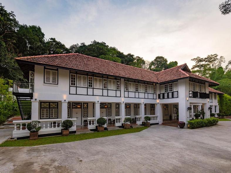 Labrador villa road